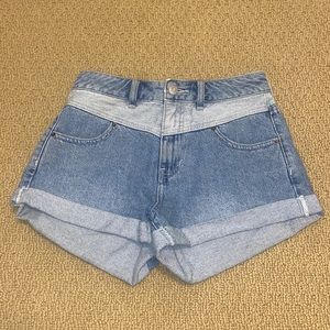 PacSun mom style colorblock jean shorts. Size 25